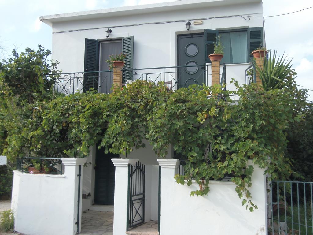 Konstantina Apartment Lákka Exterior foto